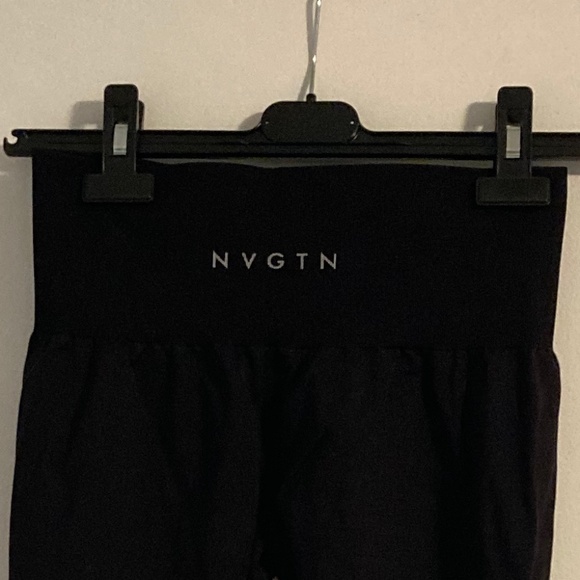 NVGTN Solid Seamless Leggings - Black (Medium) - Picture 4 of 7